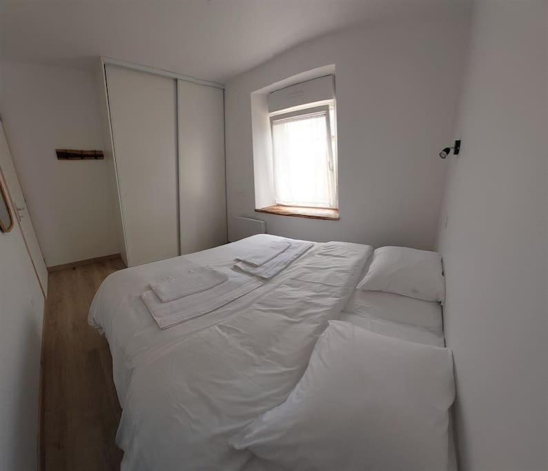 Le Cormoran Emplacement Ideal, Moderne Tres Equipe Thury-Harcourt-le-Hom Exterior foto